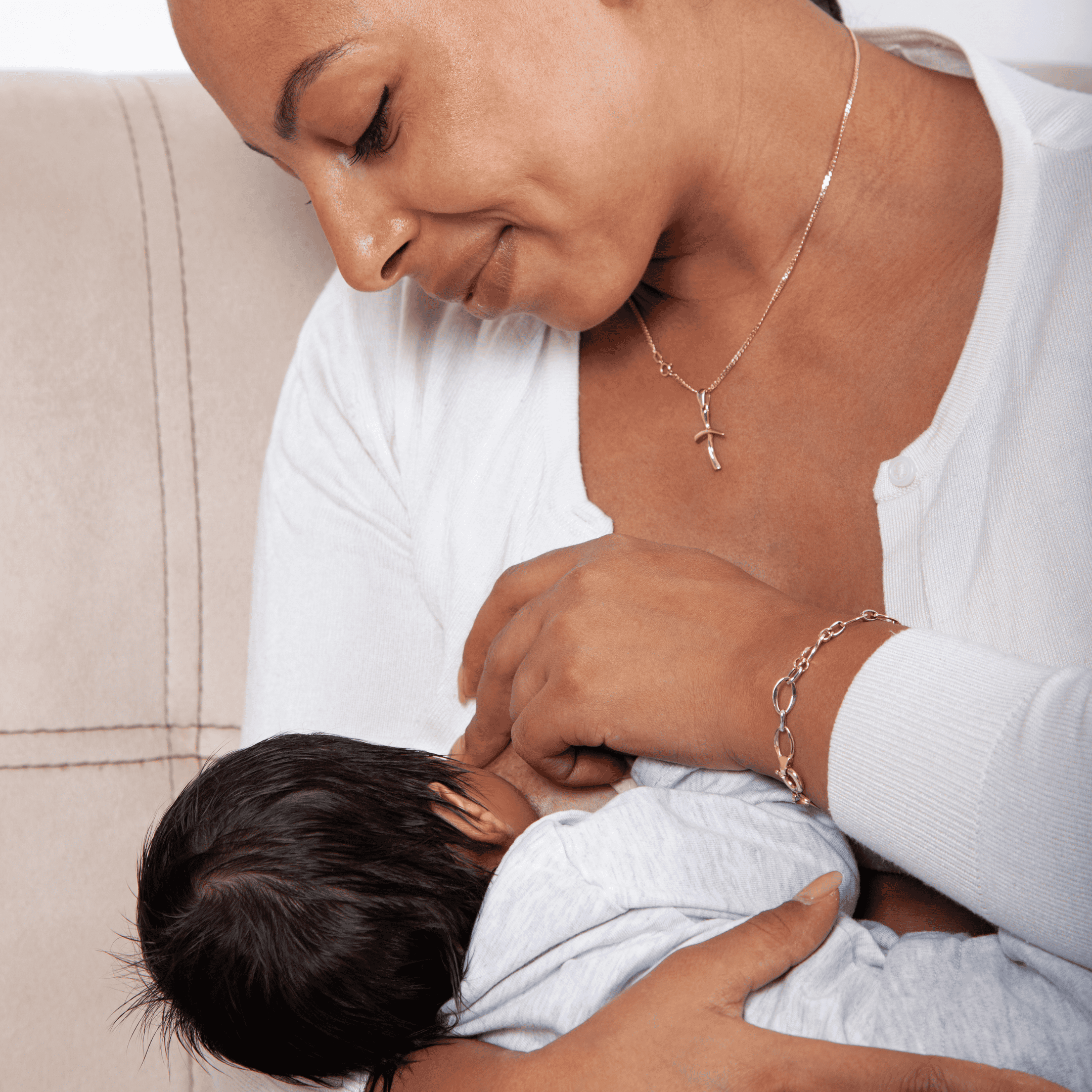 PMOS (PCOS) And Breastfeeding: Tips for New and Expecting Moms